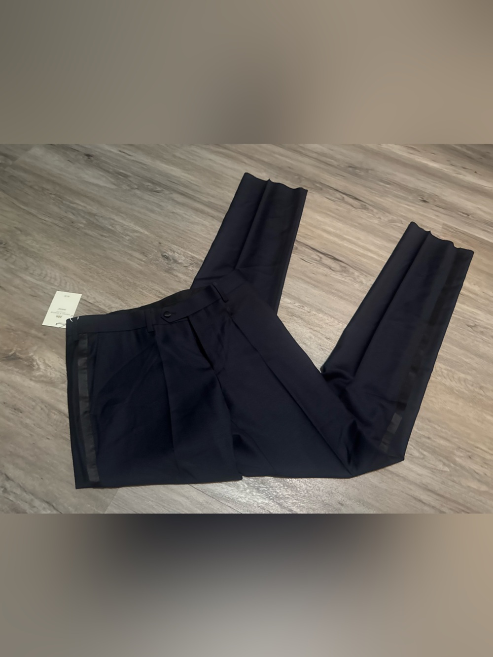 Regular Fit Black Twill Pleated Pants
Super 100s Wool
